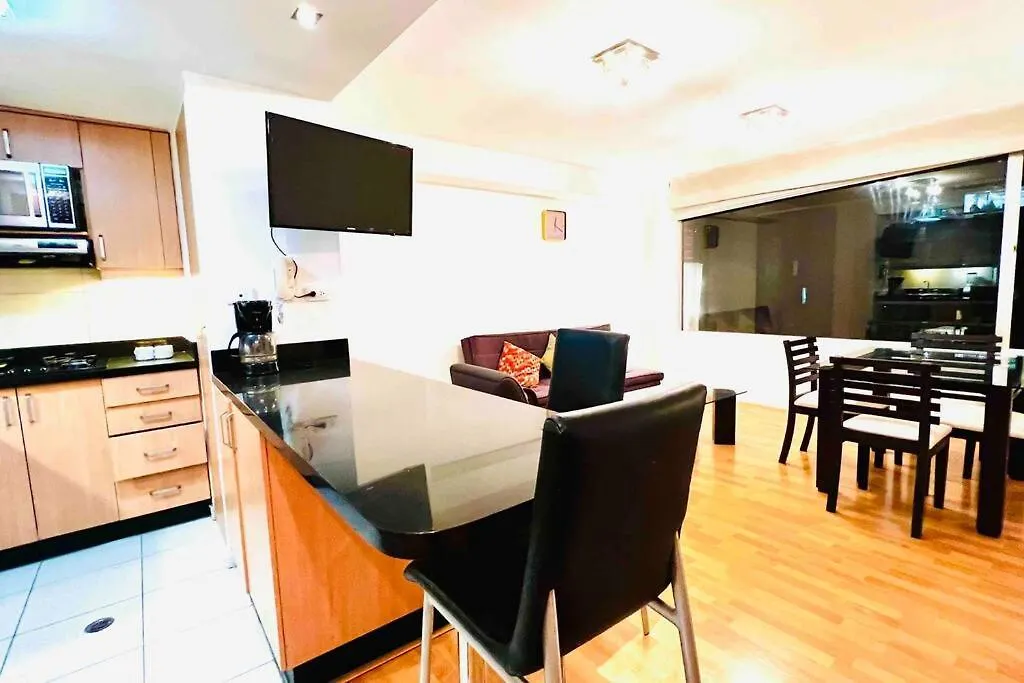 Suite Frente Al Quicentro Shopping Vista Frontal Piso Alto Diagonal Al Hotel Sheraton Quito Apartment