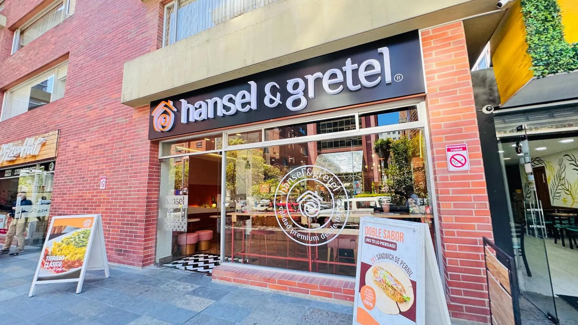 Suite Frente Al Quicentro Shopping Vista Frontal Piso Alto Diagonal Al Hotel Sheraton Quito Ecuador